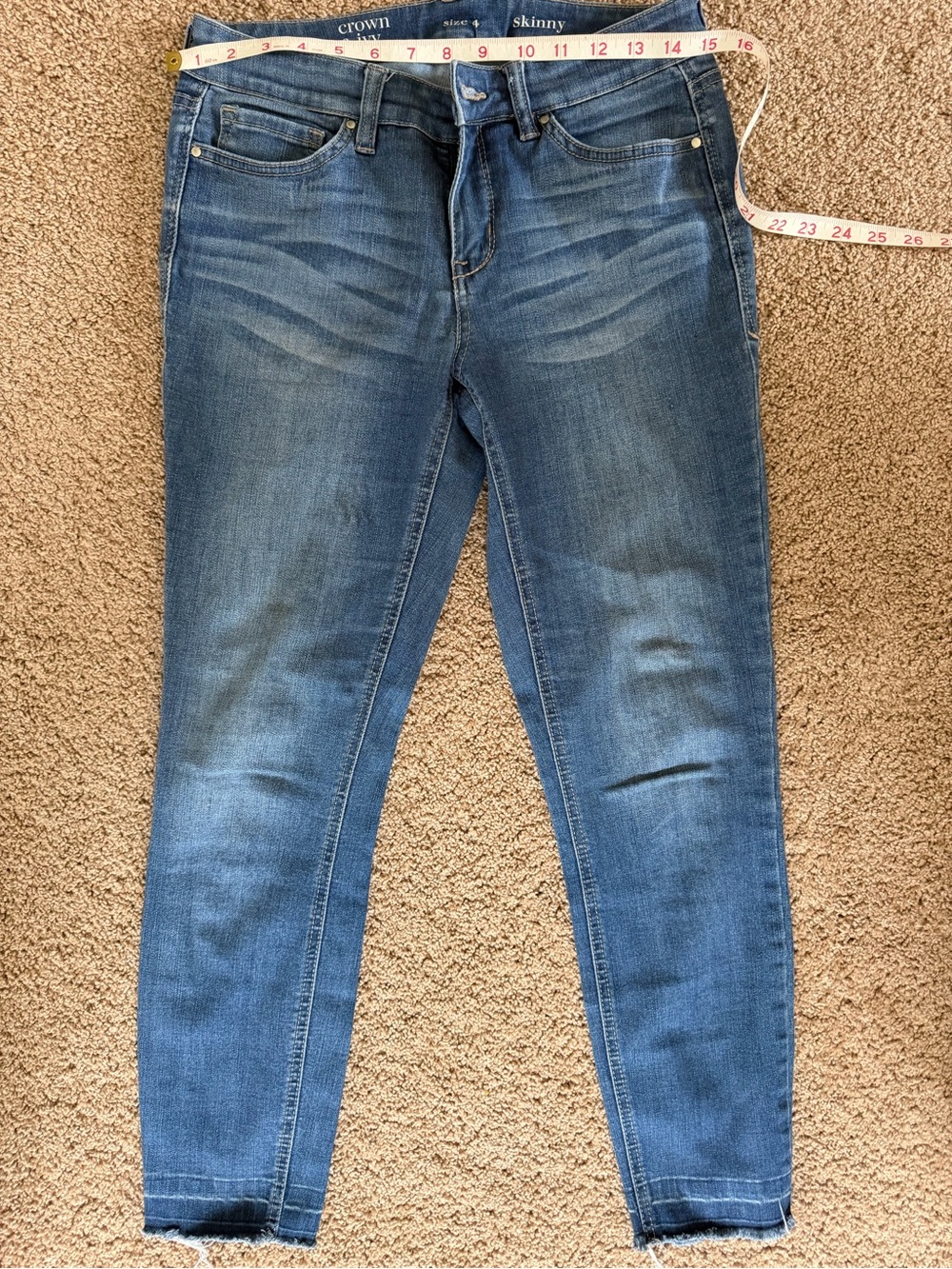 crown & ivy Skinny Jeans in Medium Blue Wash